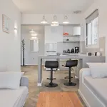 Ariston House 公寓 *