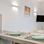 Ariston House * פורטו הלי