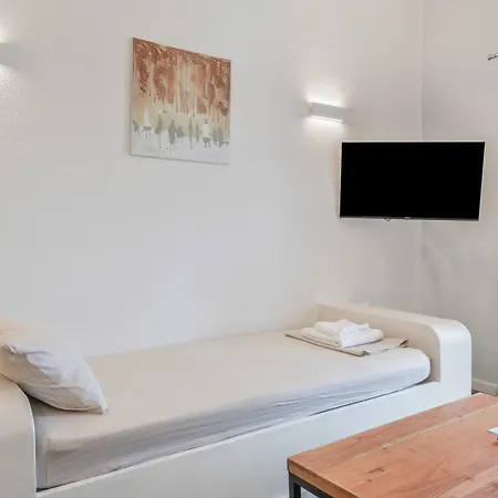 Ariston House *