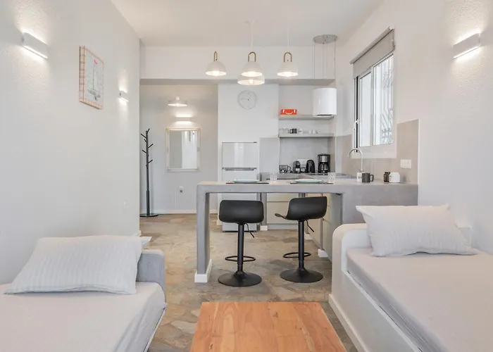 Ariston House Apartment *